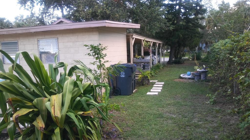 1 Beige Cozy Bungalow Or 1 White Cozy Efficiency Cottage In ไททัสวิลล์ ภายนอก รูปภาพ