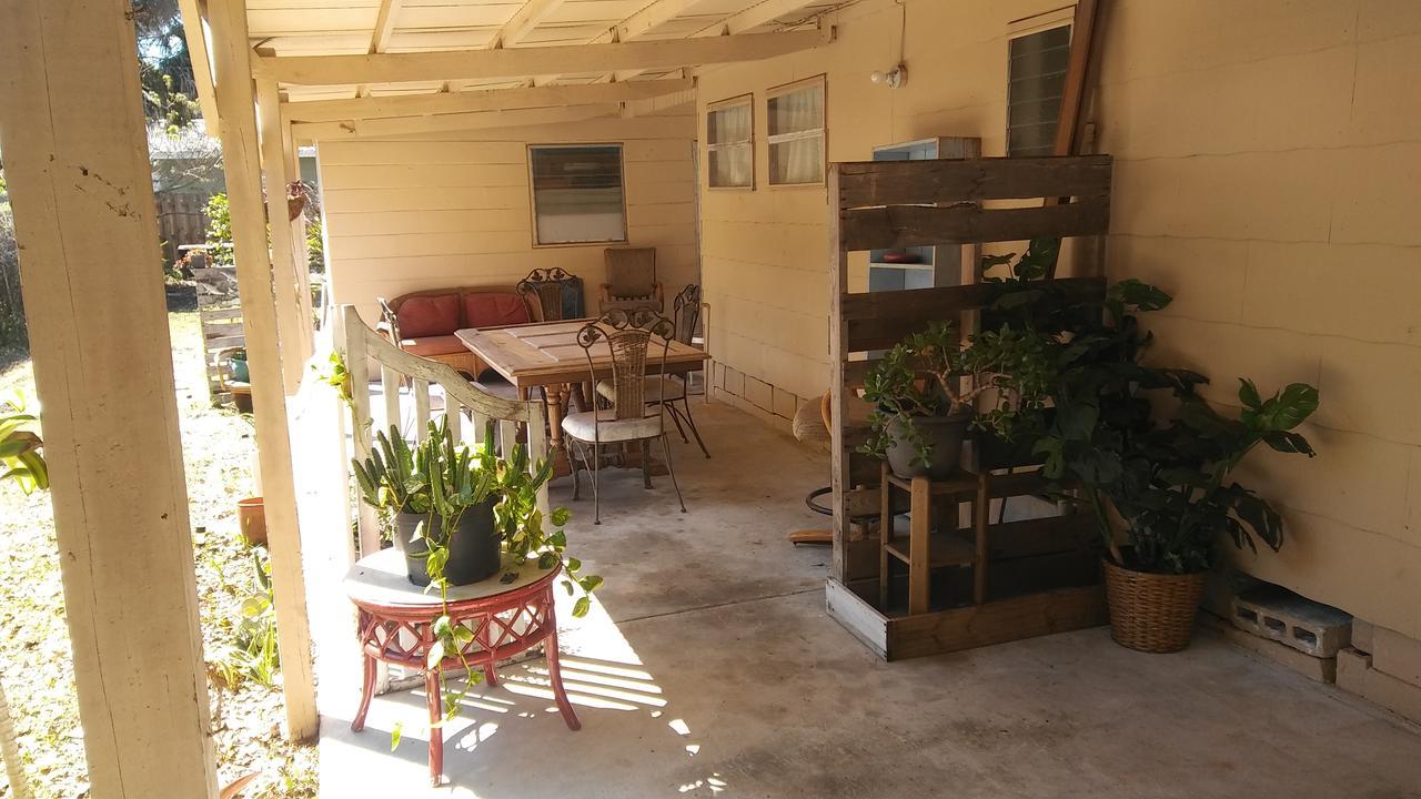 1 Beige Cozy Bungalow Or 1 White Cozy Efficiency Cottage In ไททัสวิลล์ ภายนอก รูปภาพ